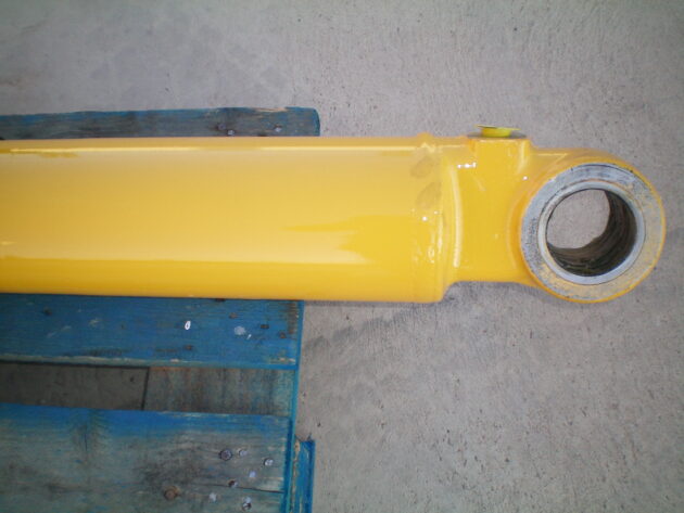 KOMATSU   PC210LC6K  205-63-K1181 - BOTELLA DE ELEVACIÓN PLUMA DERECHA - Imagen 3