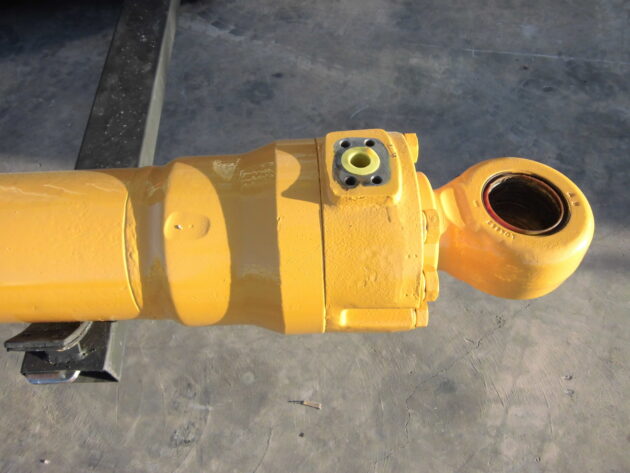 LIEBHERR   R944 HDS LITRONIC  9235374 - BOTELLA DE ELEVACIÓN PLUMA  BUEN ESTADO CAMBIAR TÓRICA - Imagen 2