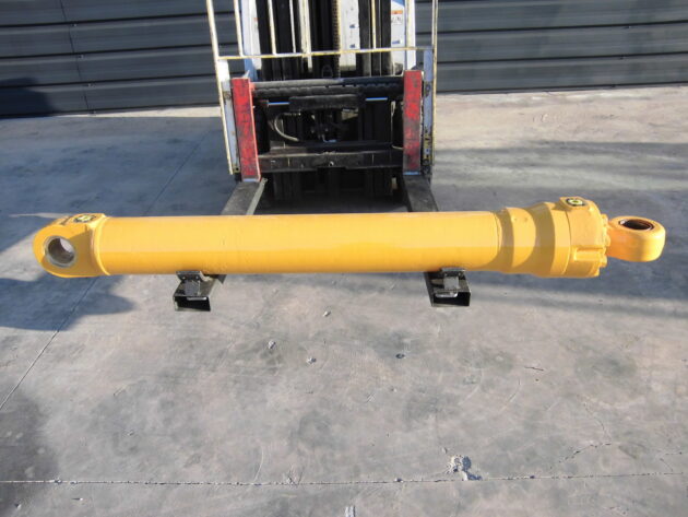 LIEBHERR   R944 HDS LITRONIC  9235374 - BOTELLA DE ELEVACIÓN PLUMA  BUEN ESTADO CAMBIAR TÓRICA