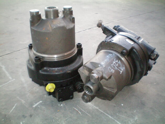 CATERPILLAR   320BL  134-7132 - MOTOR DE TRANSLACIÓN - Imagen 2