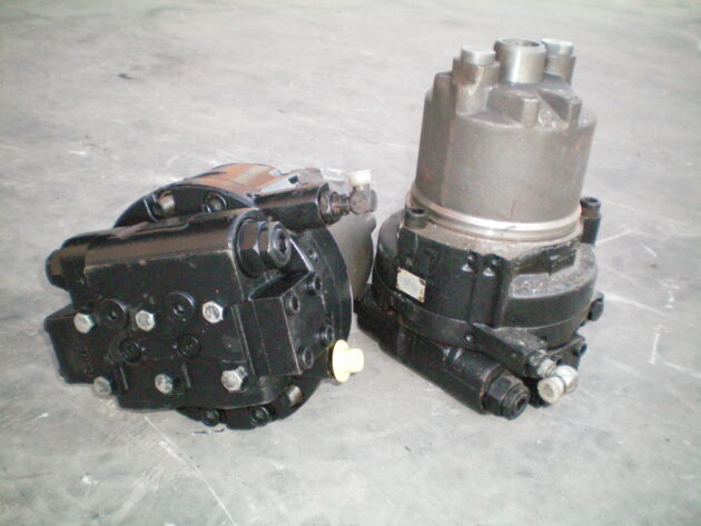 CATERPILLAR   320BL  134-7132 - MOTOR DE TRANSLACIÓN - Imagen 4