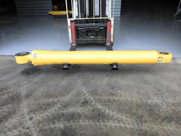 LIEBHERR   R964 HD LITRONIC  9233517 - 9233521 - BOTELLA DE ELEVACIÓN PLUMA BUEN ESTADO RETENES USADOS - Imagen 3