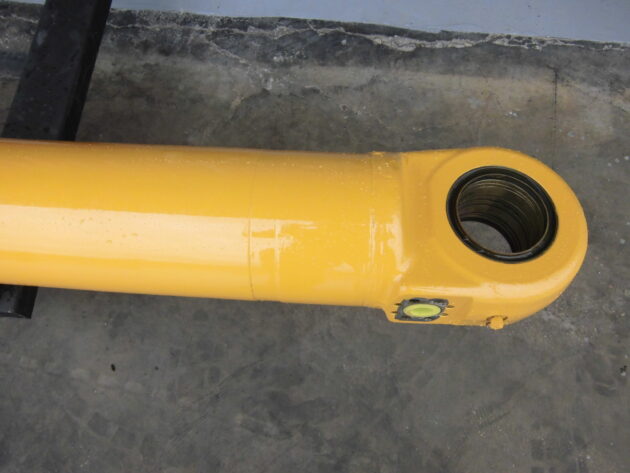 LIEBHERR   R964 HD LITRONIC  9233517 - 9233521 - BOTELLA DE ELEVACIÓN PLUMA BUEN ESTADO RETENES USADOS - Imagen 4