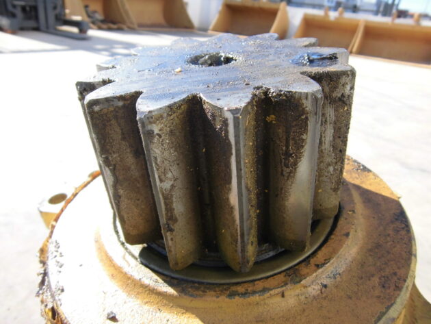 KOMATSU PC240-3 - 205-26-00042 - SWING GEAR - Image 3