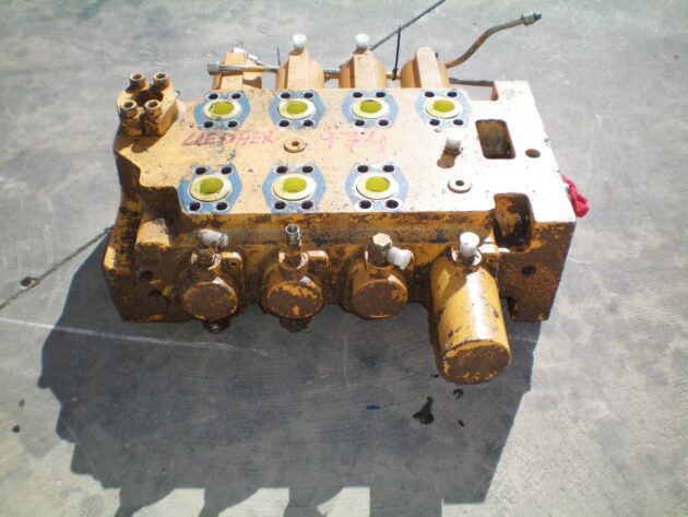 LIEBHERR  R974B LITRONIC - 5610616 - VALVE RIGHT