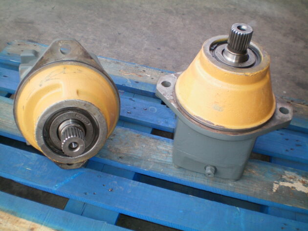 LIEBHERR   R984B LITRONIC  9275419 - MOTOR DE TRANSLACIÓN FMF250 - Imagen 2