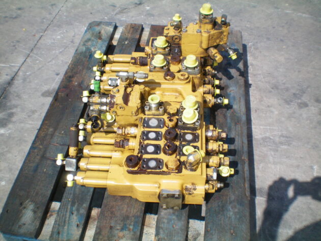 CATERPILLAR   320L  6E-4015 - DISTRIBUIDOR PRINCIPAL - Imagen 5