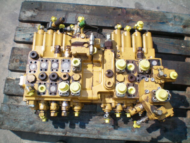 CATERPILLAR   320L  6E-4015 - DISTRIBUIDOR PRINCIPAL