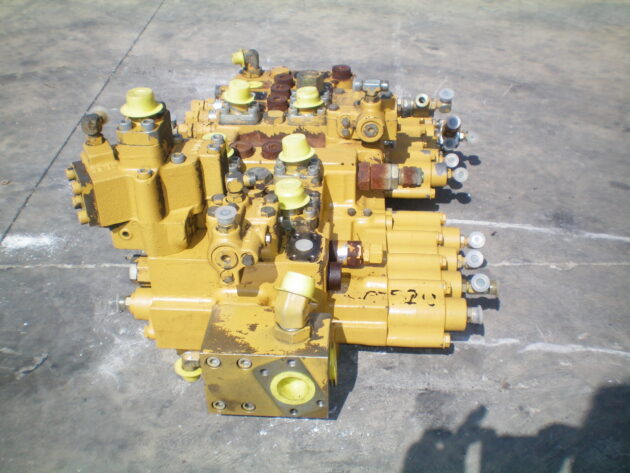 CATERPILLAR   320L  6E-4015 - DISTRIBUIDOR PRINCIPAL - Imagen 5