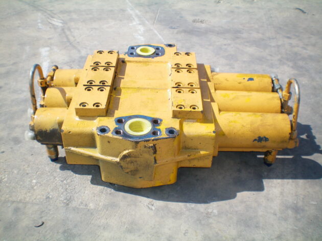 LIEBHERR   R984B LITRONIC  5613408 - DISTRIBUIDOR DE TRES CARRETES - Imagen 3