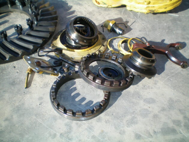 VOLVO   A35  4870487 - CARCASA REDUCTORA CON PIÑON Y CORONA EJE INTERME - Imagen 5