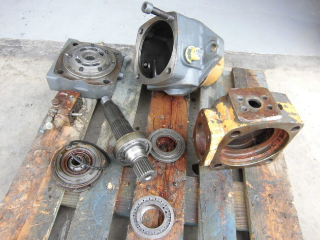 LIEBHERR   R984B LITRONIC  9275419 - MOTOR DE TRANSLACIÓN - Imagen 2