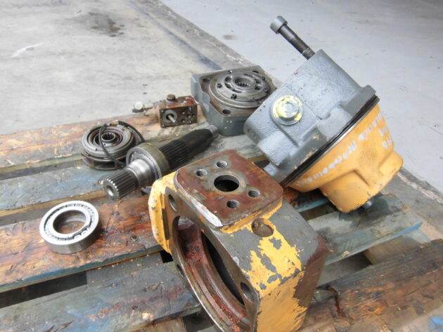LIEBHERR   R984B LITRONIC  9275419 - MOTOR DE TRANSLACIÓN - Imagen 3