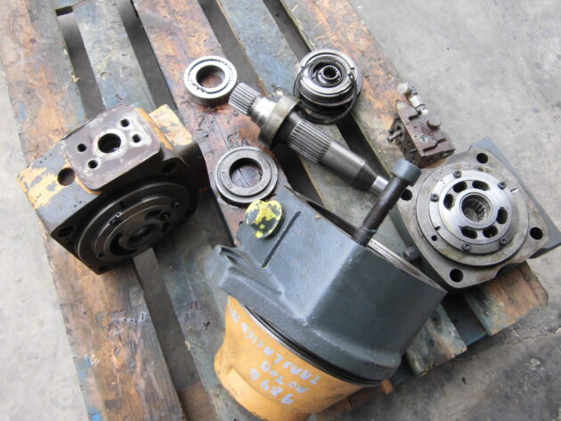 LIEBHERR   R984B LITRONIC  9275419 - MOTOR DE TRANSLACIÓN - Imagen 4