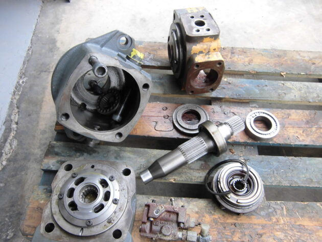 LIEBHERR   R984B LITRONIC  9275419 - MOTOR DE TRANSLACIÓN