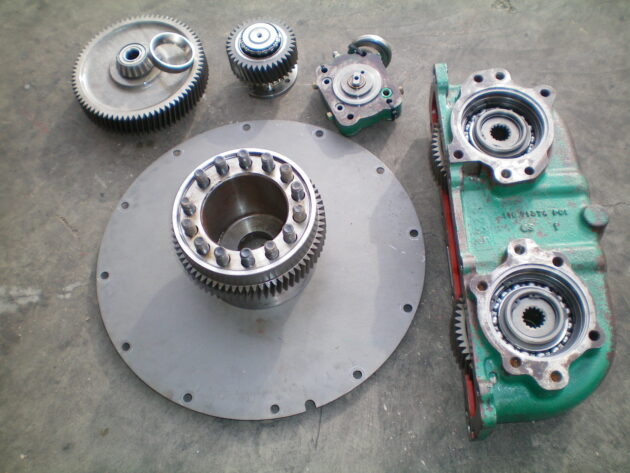 VOLVO  A35 - 11030631 - PUMP TRANSFER CASE AND SPROCKET ASSEMBLY - Image 5