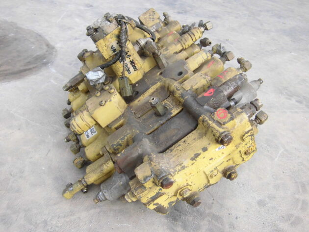 KOMATSU   PC3006  723-48-16102 - DISTRIBUIDOR DE EQUIPOS - Imagen 2