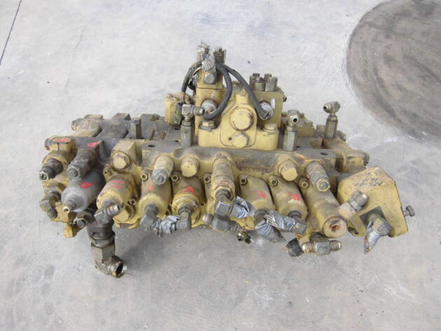 KOMATSU   PC3006  723-48-16102 - DISTRIBUIDOR DE EQUIPOS - Imagen 3