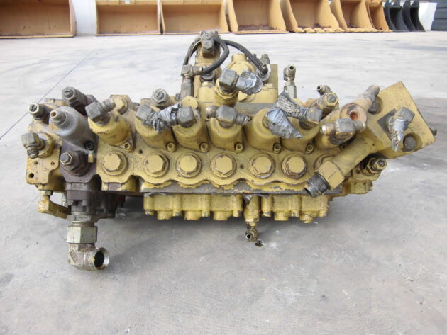 KOMATSU   PC3006  723-48-16102 - DISTRIBUIDOR DE EQUIPOS - Imagen 4