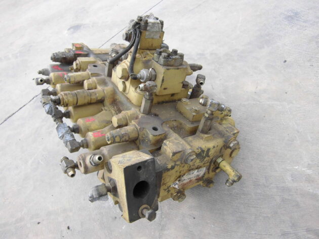 KOMATSU   PC3006  723-48-16102 - DISTRIBUIDOR DE EQUIPOS - Imagen 5