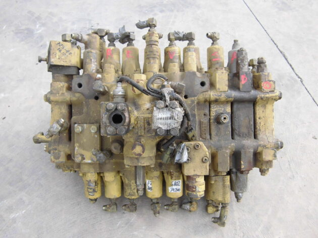 KOMATSU   PC3006  723-48-16102 - DISTRIBUIDOR DE EQUIPOS