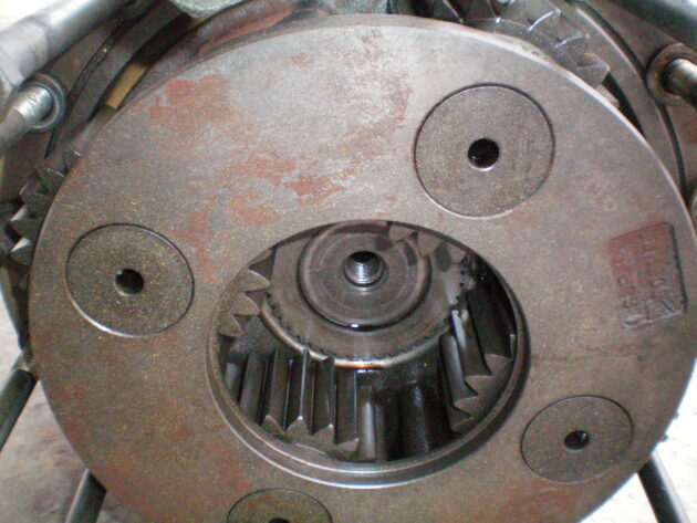 CATERPILLAR   322C  191-2693 - REDUCTOR DE GIRO SIN TAPA Y CORONA - Imagen 5