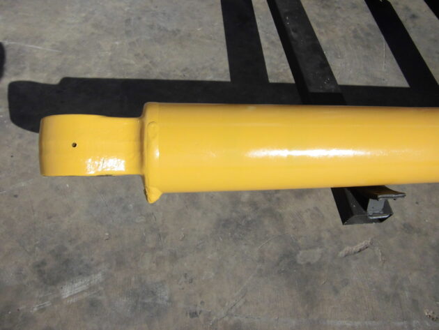 KOMATSU   PC400LC5  208-63-X2110 - BOTELLA DE ELEVACIÓN PLUMA  DER. - Imagen 3