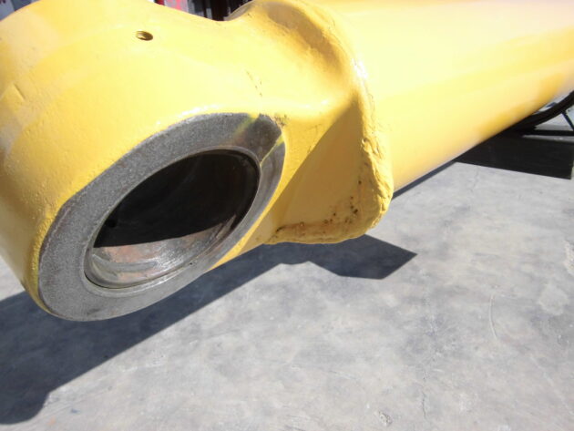 KOMATSU   PC400LC5  208-63-X2100 - BOTELLA DE ELEVACIÓN PLUMA  IZQ. - Imagen 2