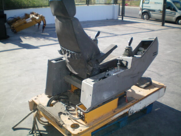 LIEBHERR   R984C LITRONIC  9836445 - INTERIOR DE CABINA - Imagen 5