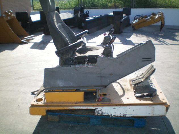 LIEBHERR   R984C LITRONIC  9836445 - INTERIOR DE CABINA - Imagen 6