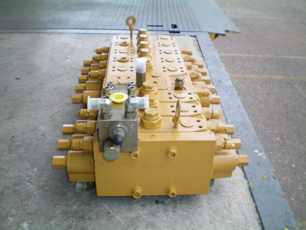 CATERPILLAR   M312  171-1972 - DISTRIBUIDOR PRINCIPAL REACONDICIONADO - Imagen 3