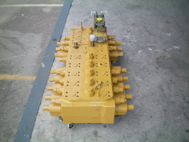 CATERPILLAR   M312  171-1972 - DISTRIBUIDOR PRINCIPAL REACONDICIONADO - Imagen 4