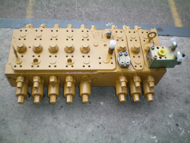 CATERPILLAR   M312  171-1972 - DISTRIBUIDOR PRINCIPAL REACONDICIONADO