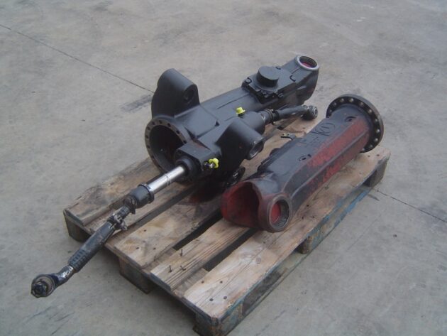 CATERPILLAR   M312  121-7682 - CARCASA DE DIFERENCIAL DELANTERO IZQUIERDO