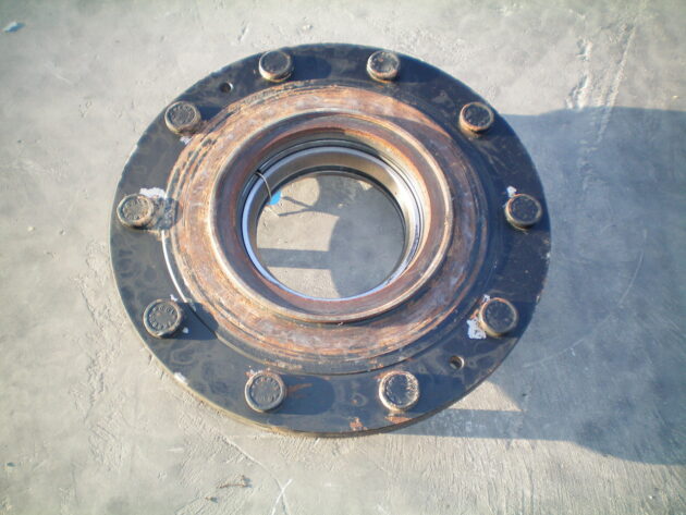 CATERPILLAR   M315  8U-5722 - BUJE DE RUEDA DELANTERA - Imagen 3