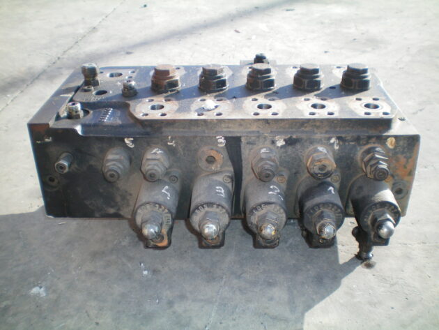 CATERPILLAR   M315  117-8018 - DISTRIBUIDOR PRINCIPAL - Imagen 2