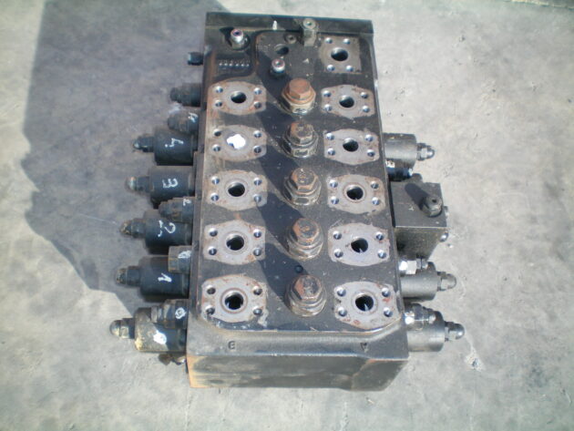 CATERPILLAR   M315  117-8018 - DISTRIBUIDOR PRINCIPAL - Imagen 3