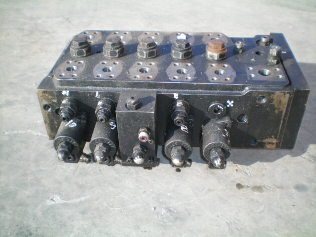 CATERPILLAR   M315  117-8018 - DISTRIBUIDOR PRINCIPAL - Imagen 4