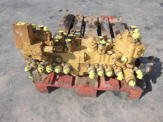 CATERPILLAR   330B  107-7010 - DISTRIBUIDOR PRINCIPAL - Imagen 4
