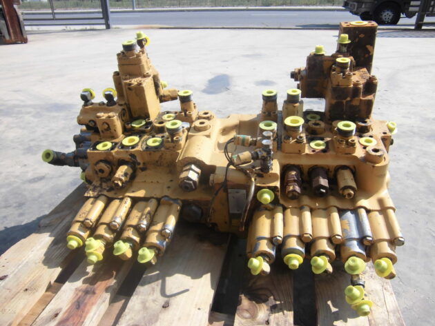 CATERPILLAR   330B  107-7010 - DISTRIBUIDOR PRINCIPAL