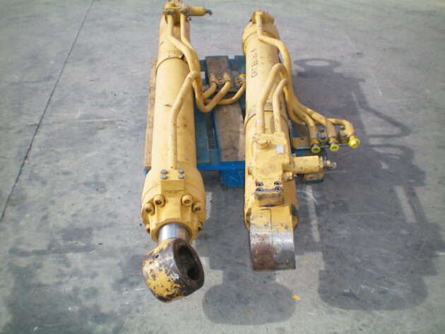 CATERPILLAR   330BL  116-3578 * - BOTELLA DE ELEVACIÓN PLUMA - Imagen 4