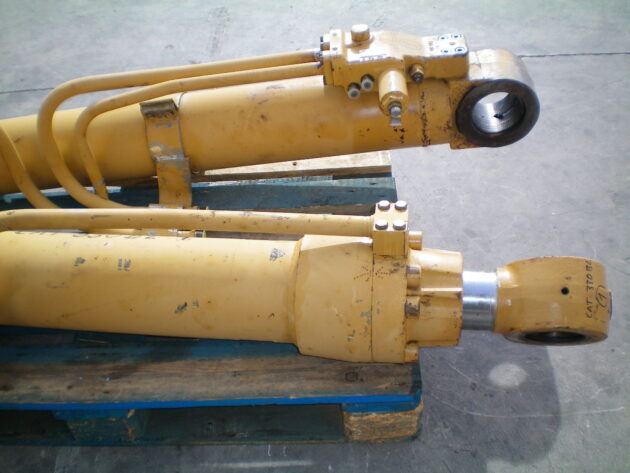 CATERPILLAR   330BL  116-3578 * - BOTELLA DE ELEVACIÓN PLUMA - Imagen 5