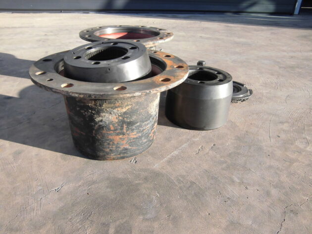 CATERPILLAR   M318  121-7628 - CARDILLA TRASERA COMPLETA CON FRENOS - Imagen 4