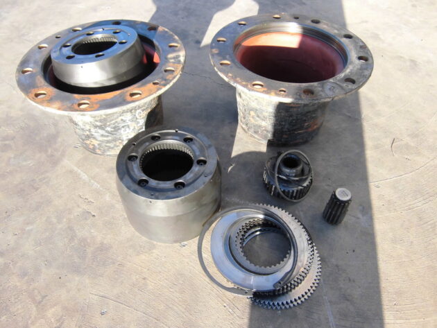 CATERPILLAR   M318  121-7628 - CARDILLA TRASERA COMPLETA CON FRENOS