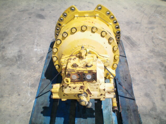 KOMATSU   PC4506K  706-77-01300 - MOTOR DE GIRO - Imagen 2