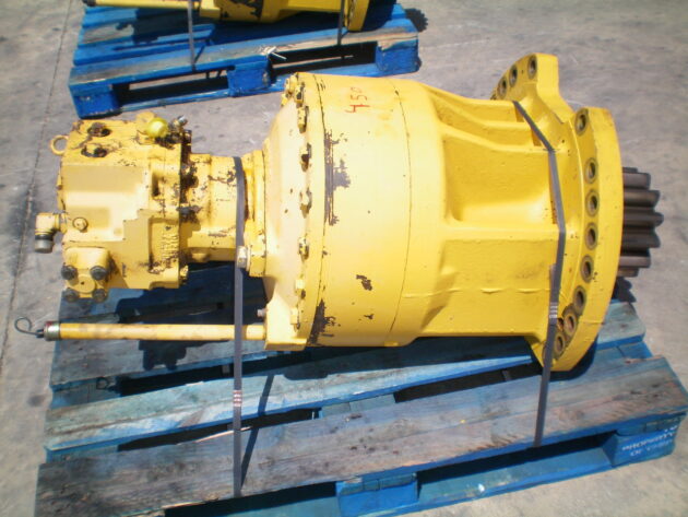 KOMATSU   PC4506K  706-77-01300 - MOTOR DE GIRO - Imagen 3