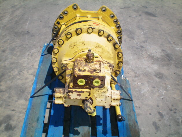 KOMATSU   PC4506K  706-77-01300 - MOTOR DE GIRO