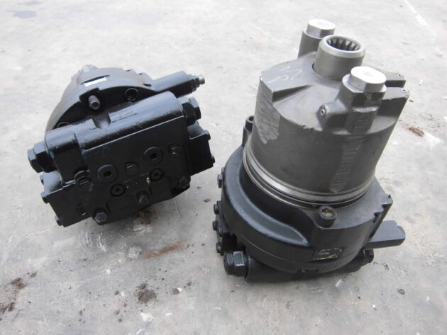 CATERPILLAR   330BL  114-0484 - MOTOR DE TRANSLACIÓN