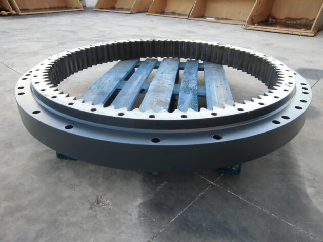 KOMATSU   PC4508K  208-25-61100 - CORONA DE GIRO - Imagen 2