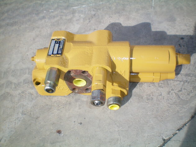 CATERPILLAR   M318C  202-4095 - TACO DE VÁLVULAS DE SOSTENIMIENTO DE CARGA - Imagen 2